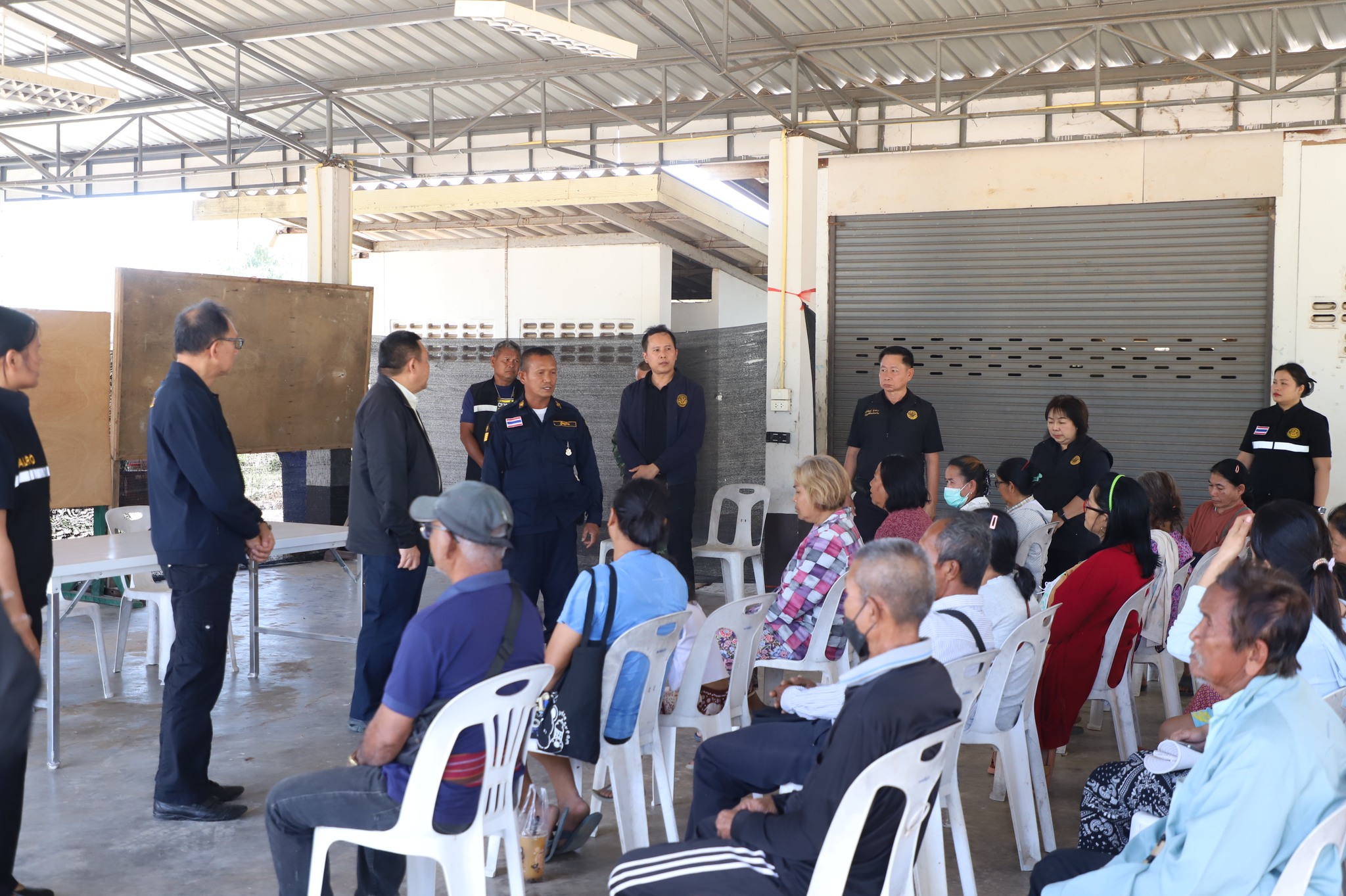 title - เลขาฯ ส.ป.ก. รุดให้กำลังใจพี่น้องเกษตรกรในเขตปฏิรูปที่ดินพื้นที่ชายแดนอุบลฯ ใกล้จุดสู้รบเพียง 7 กม.